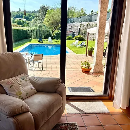 Holibai, Feiticeira, Fabulosa Casa En Entorno Natural Gallego Holiday home *