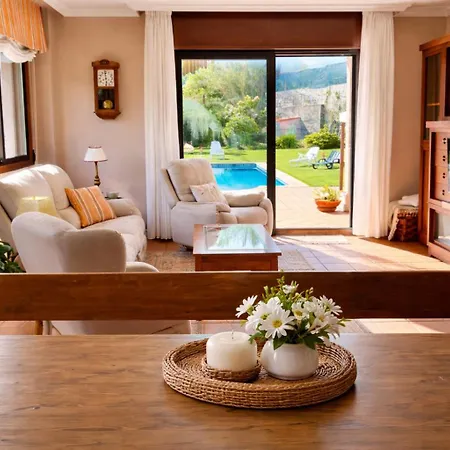 Holibai, Feiticeira, Vacaciones Familiares, Casa De Ensueno En Galicia